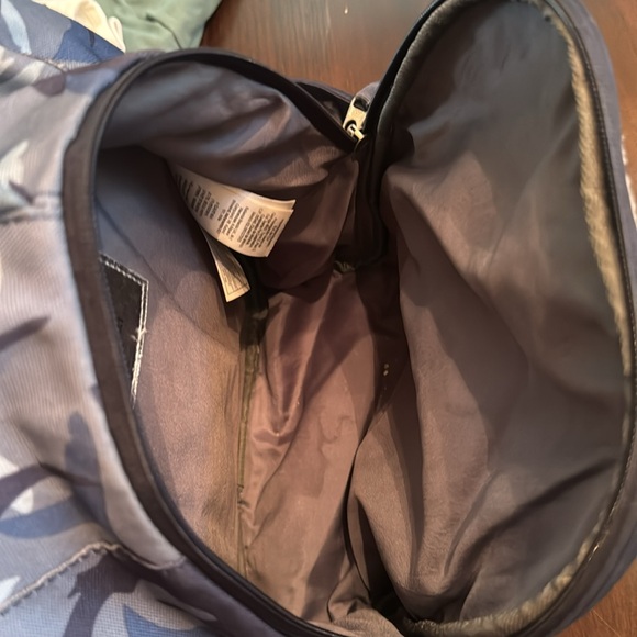 Pottery barn shark backpack - Picture 3 of 7